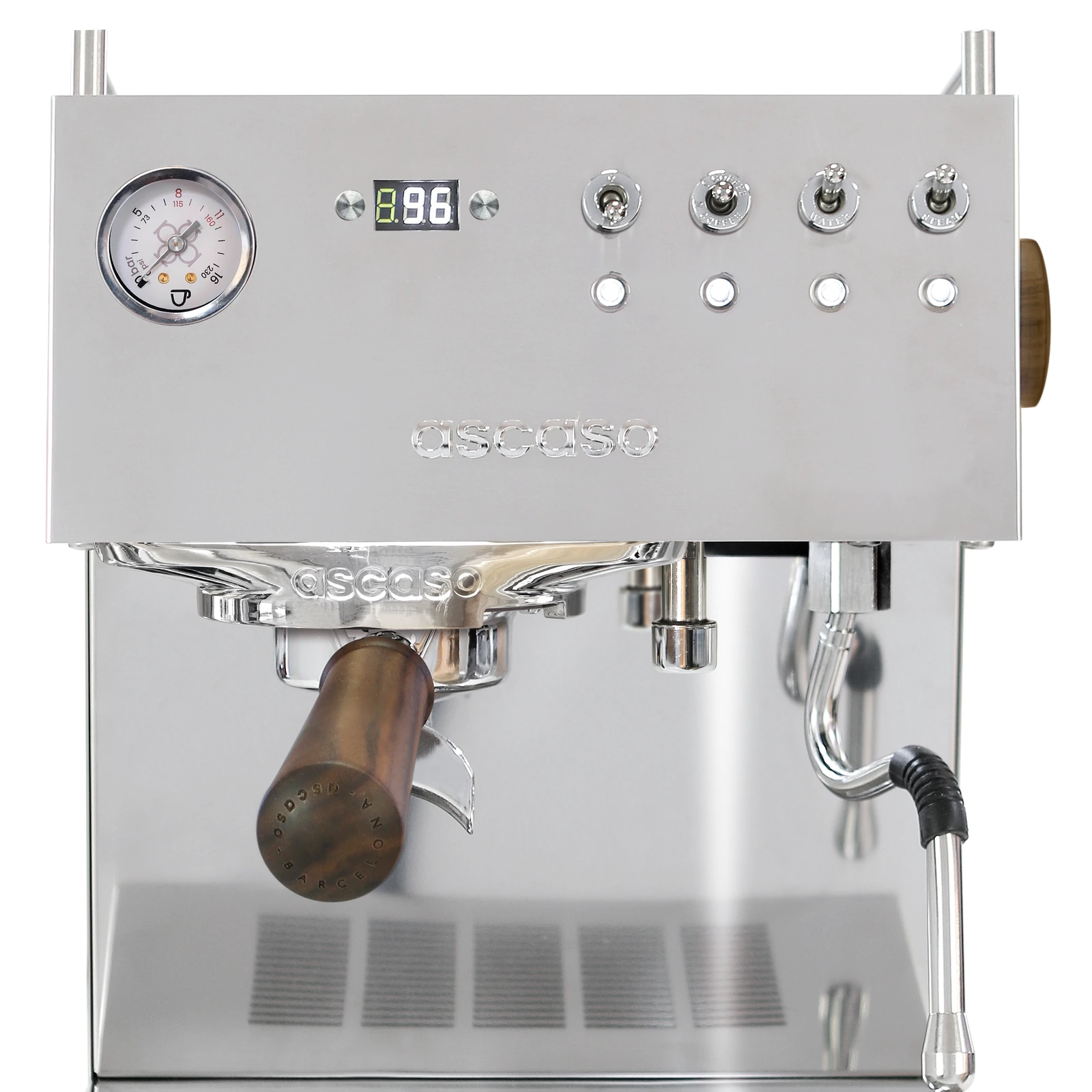Stainless steel „Ascaso“ Steel DUO PID from the front: display, switches, pressure gauge and walnut-handled portafilter
